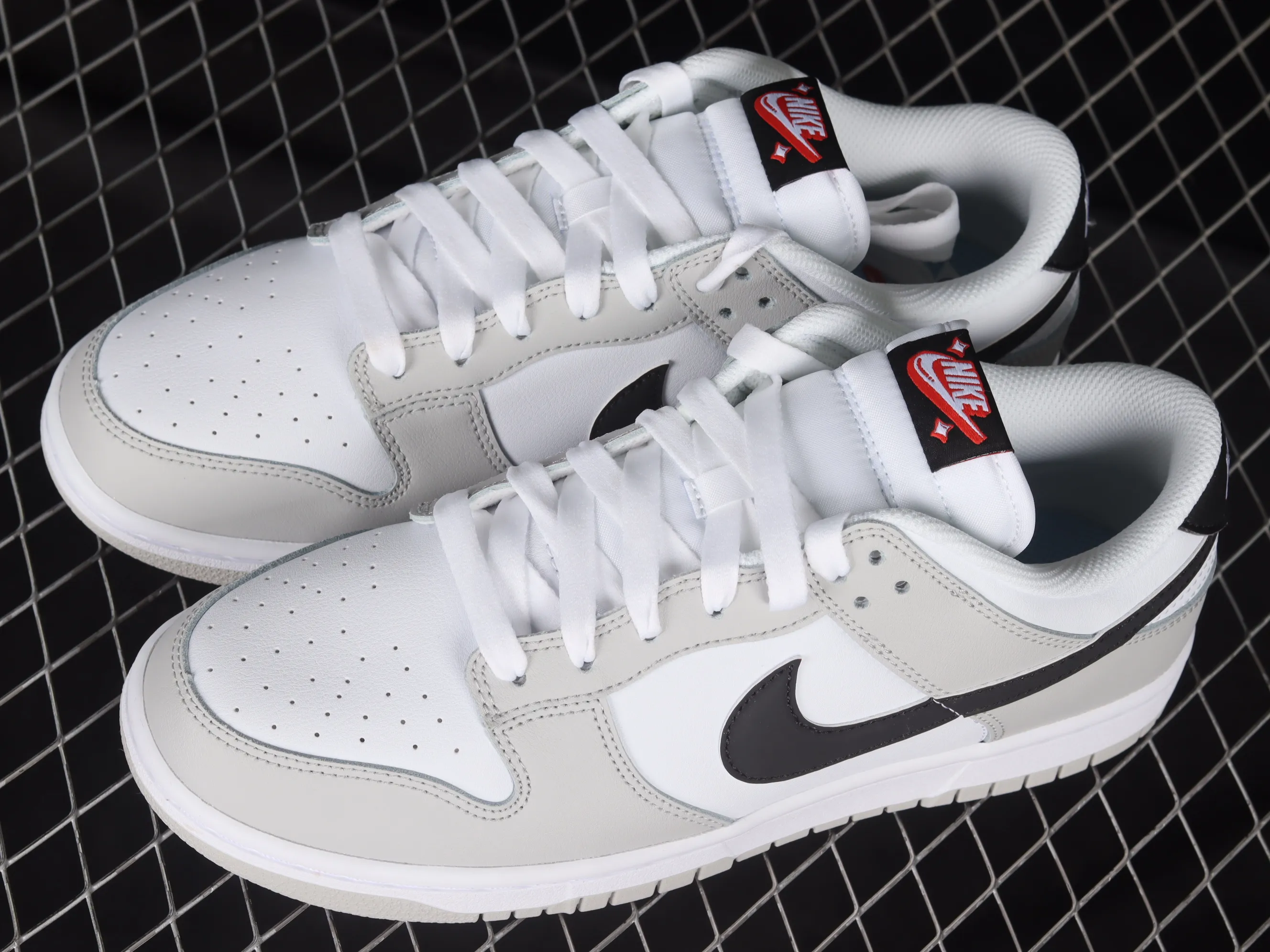 All categories Nk SB Dunk series Nk SB Dunk Low low-top sneakers M version pure original Nk Dunk SB Low gray white black scratch-off SB low-top sports casual sneakers DR9654-001
